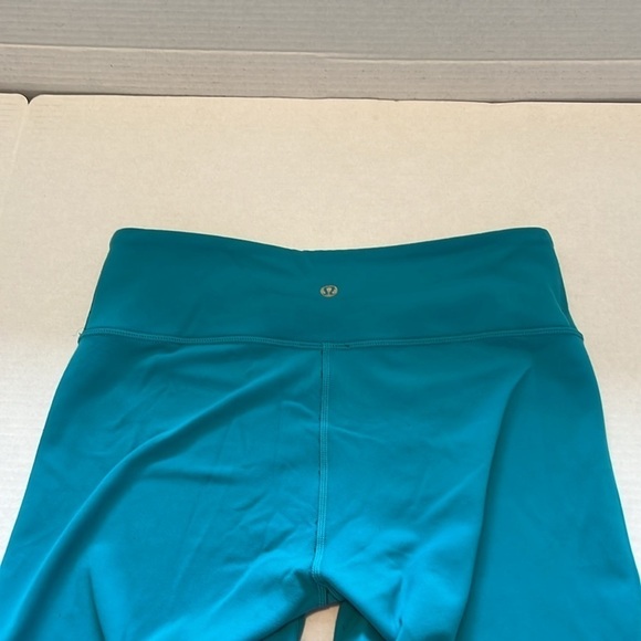 Reversible Lululemon 28 lenght leggings - Picture 4 of 8